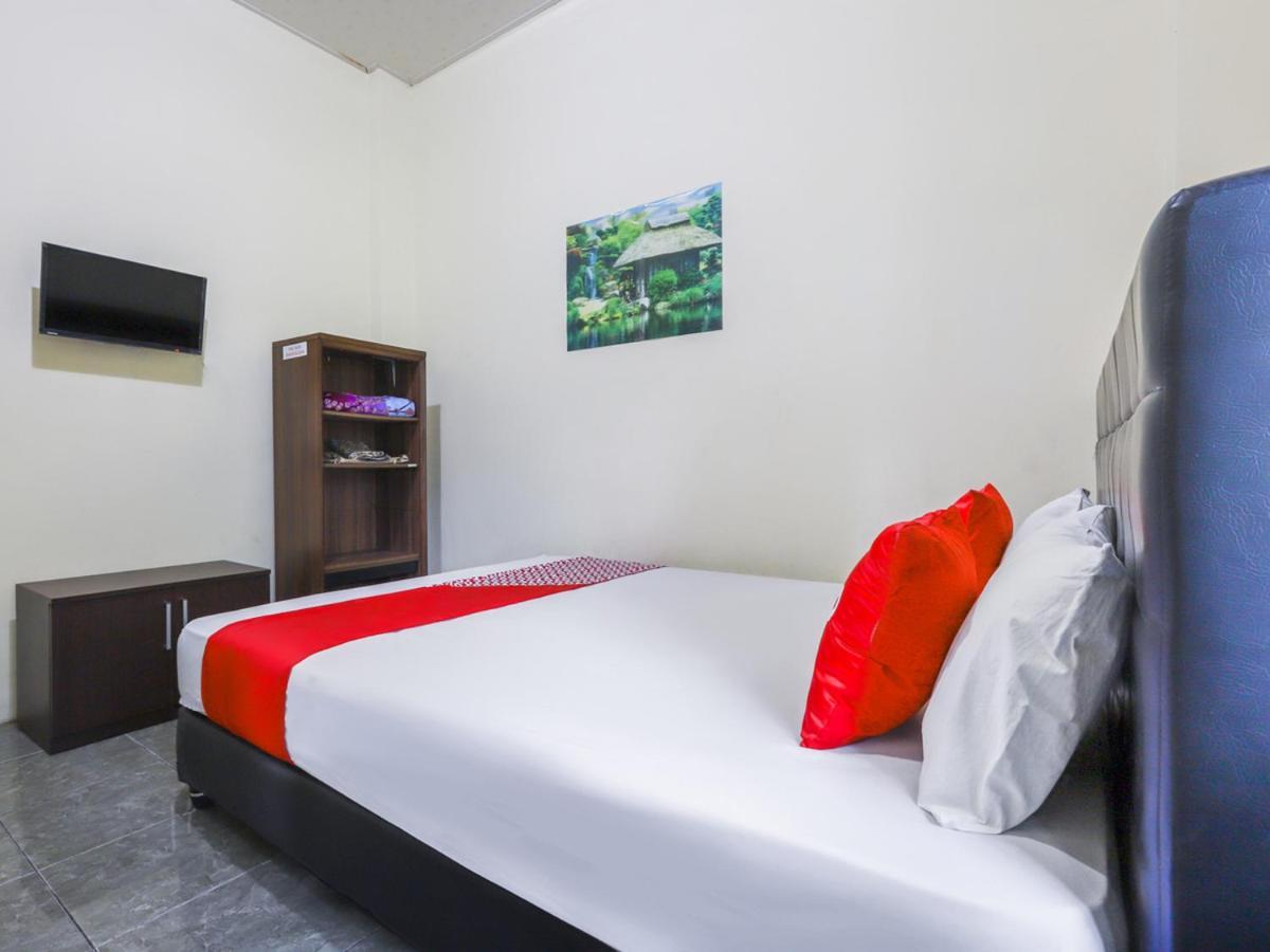 Hotel Oyo 3830 Dfarys Gh Syariah à Balikpapan  Extérieur photo