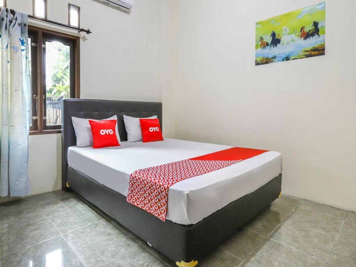 Hotel Oyo 3830 Dfarys Gh Syariah à Balikpapan  Extérieur photo