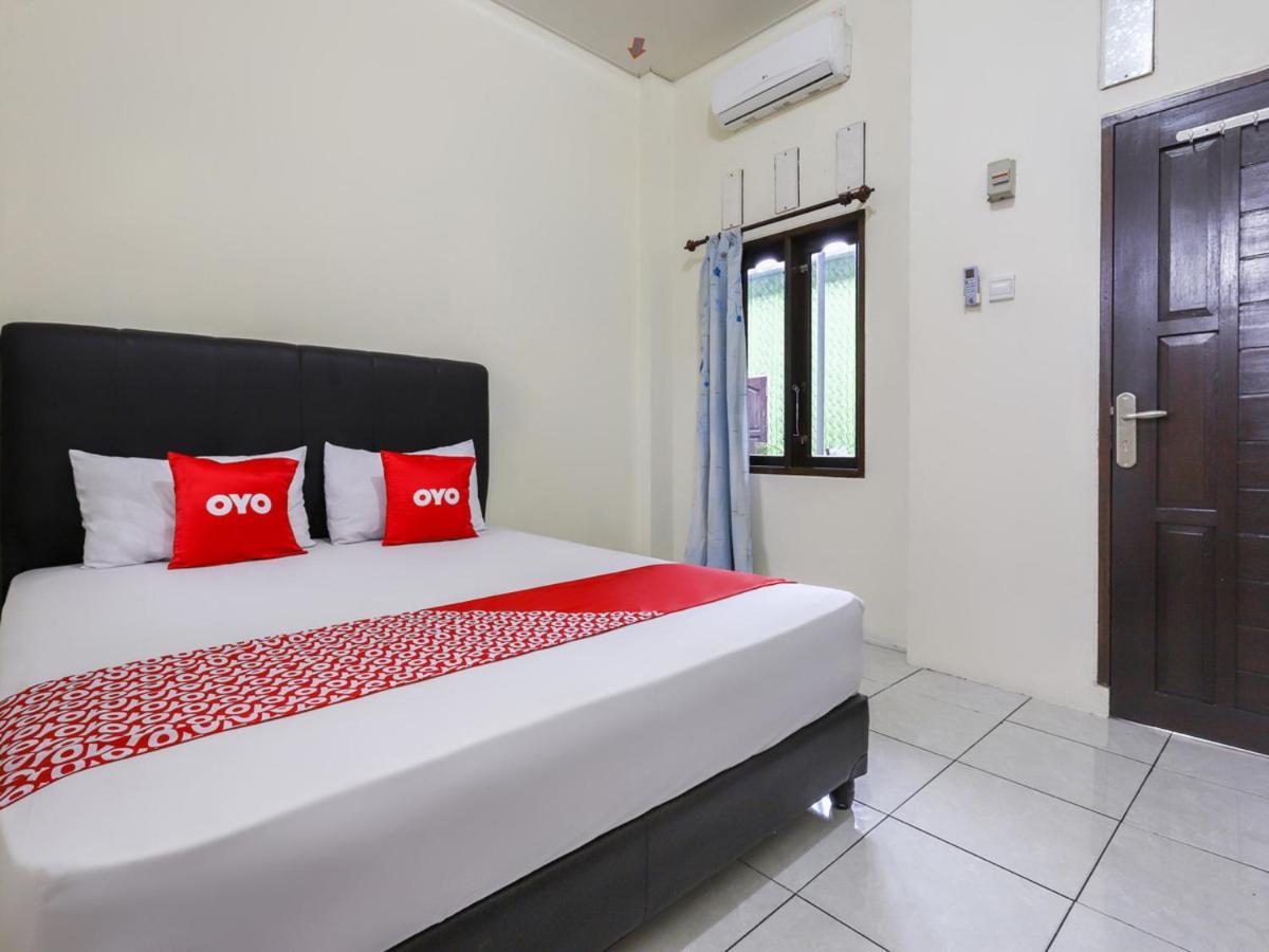 Hotel Oyo 3830 Dfarys Gh Syariah à Balikpapan  Extérieur photo