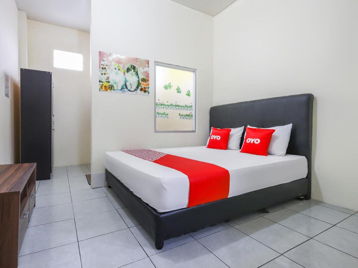 Hotel Oyo 3830 Dfarys Gh Syariah à Balikpapan  Extérieur photo