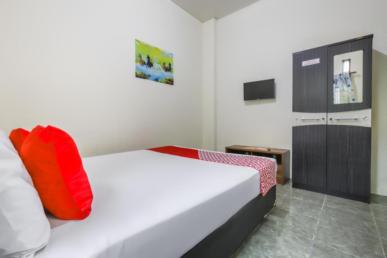 Hotel Oyo 3830 Dfarys Gh Syariah à Balikpapan  Extérieur photo