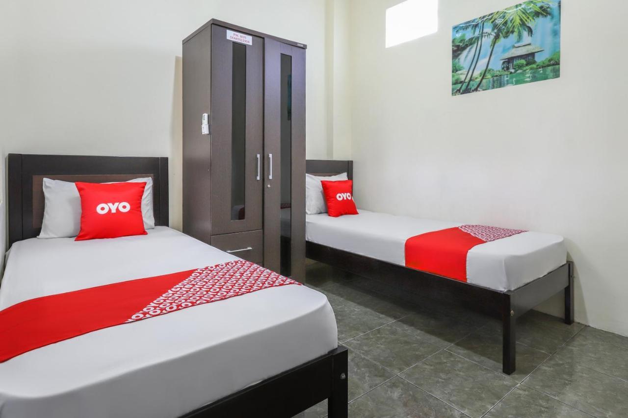 Hotel Oyo 3830 Dfarys Gh Syariah à Balikpapan  Extérieur photo