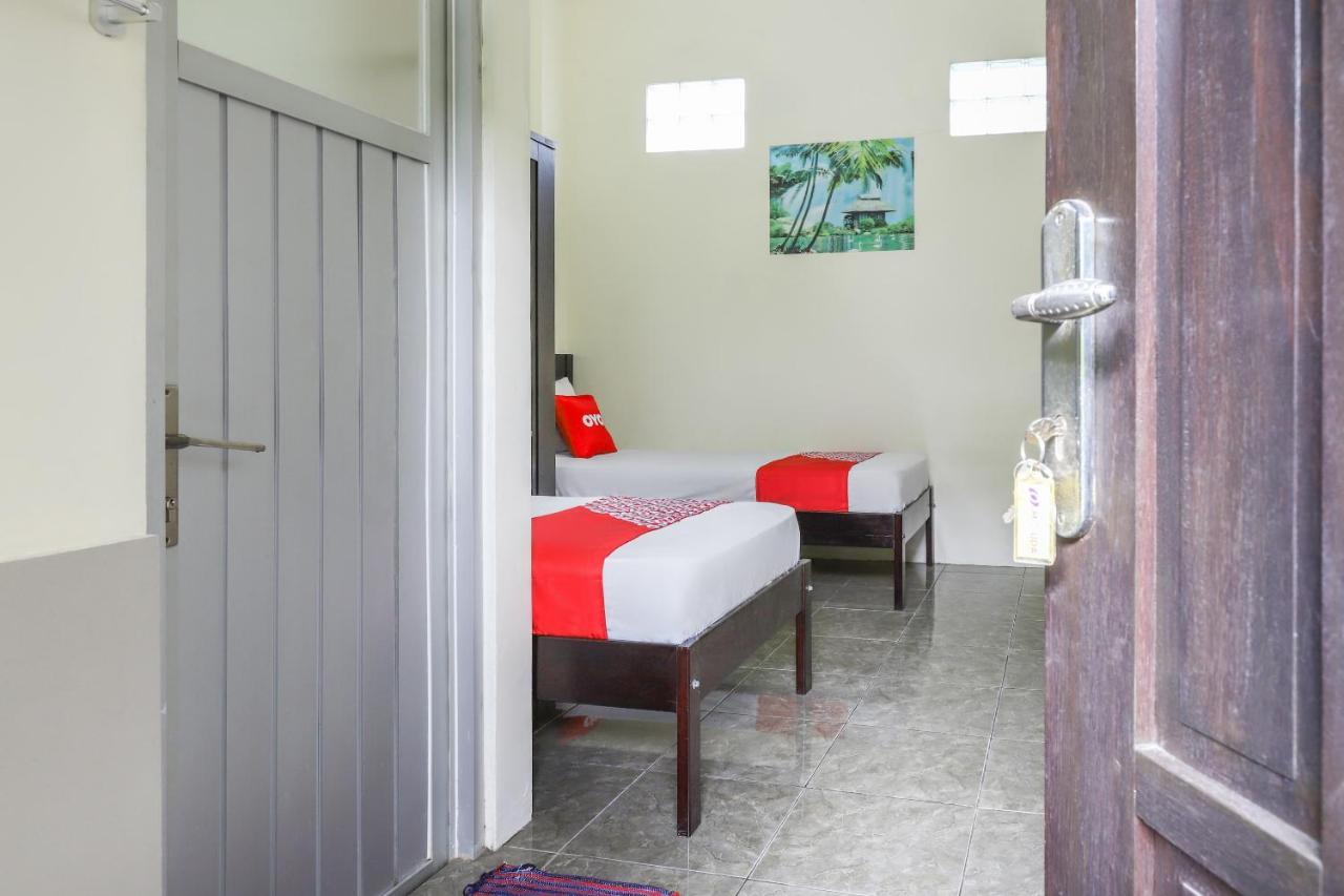 Hotel Oyo 3830 Dfarys Gh Syariah à Balikpapan  Extérieur photo
