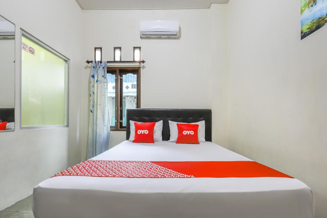 Hotel Oyo 3830 Dfarys Gh Syariah à Balikpapan  Extérieur photo
