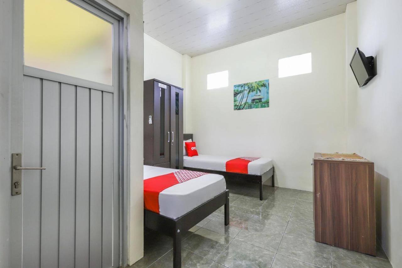 Hotel Oyo 3830 Dfarys Gh Syariah à Balikpapan  Extérieur photo