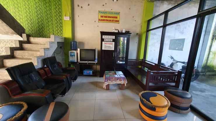 Hotel Oyo 3830 Dfarys Gh Syariah à Balikpapan  Extérieur photo