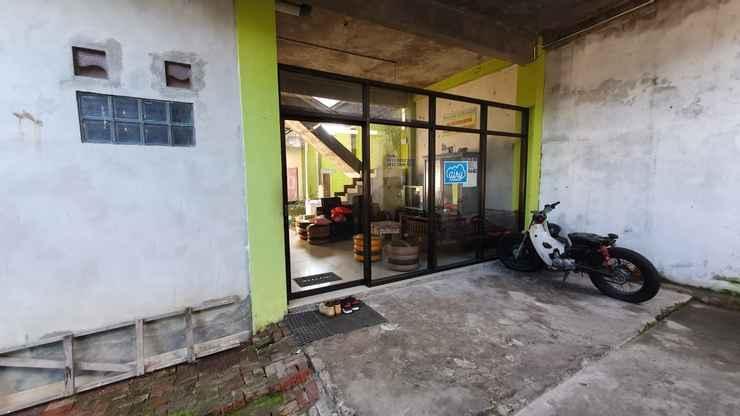 Hotel Oyo 3830 Dfarys Gh Syariah à Balikpapan  Extérieur photo