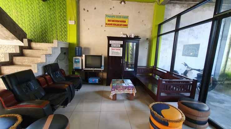 Hotel Oyo 3830 Dfarys Gh Syariah à Balikpapan  Extérieur photo